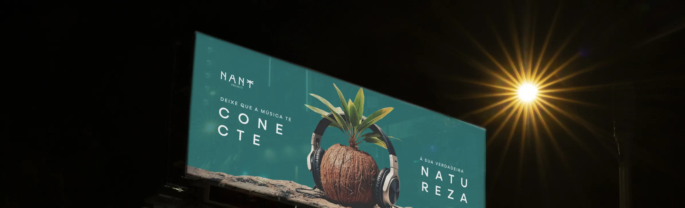 Painel do NANT à noite
