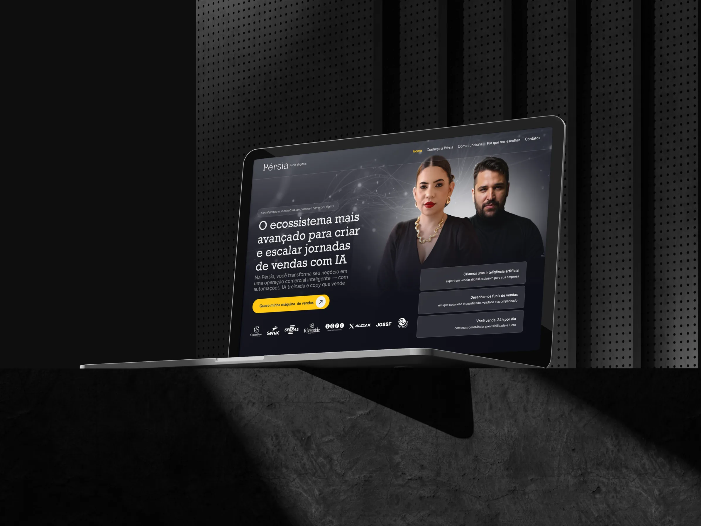 Landing page da Pérsia em um notebook
